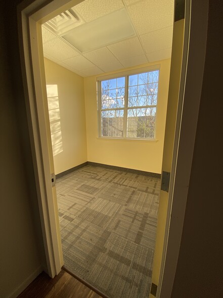 More Photos Of 250 Old New Brunswick Rd, Piscataway Unknown For Lease
