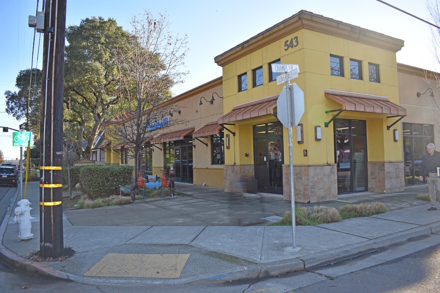 More Photos Of 543 N Cloverdale Blvd, Cloverdale General Retail For Sale