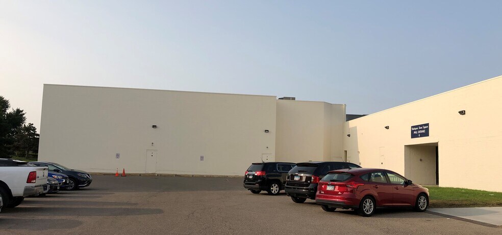 More Photos Of 1116 Shakopee Town Sq, Shakopee Movie Theatre For Sale