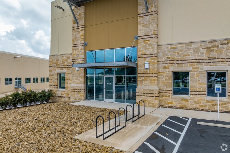 More Photos Of 6422 E Campus Dr, San Antonio Unknown For Lease