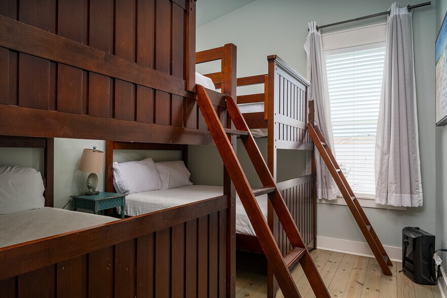 More Photos Of 2821 S 11th St, Port Aransas Multifamily For Sale