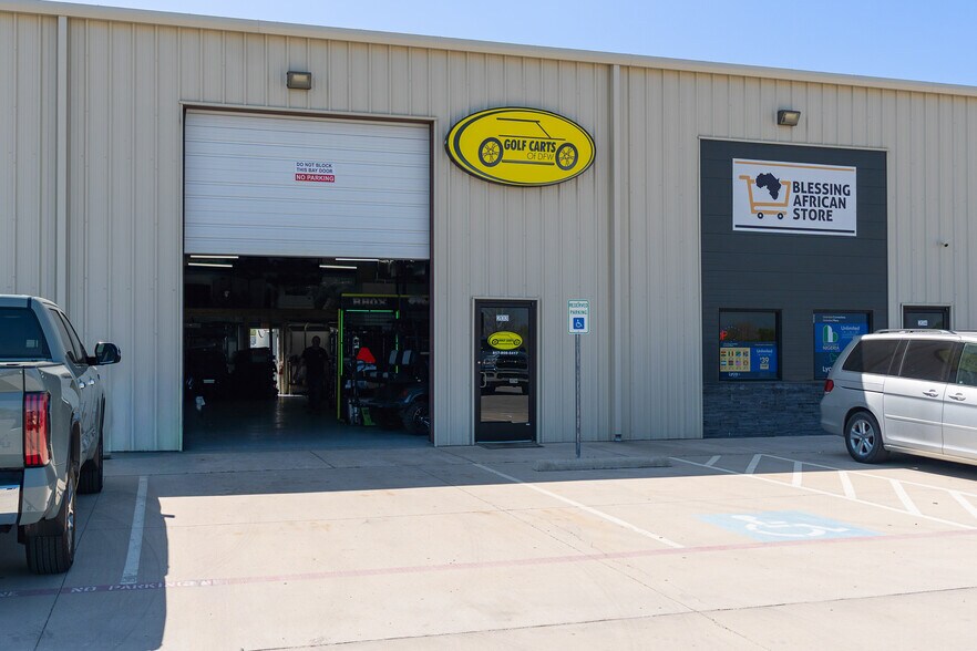 More Photos Of 12517 Business Highway 287 N, Fort Worth Light Distribution For Lease