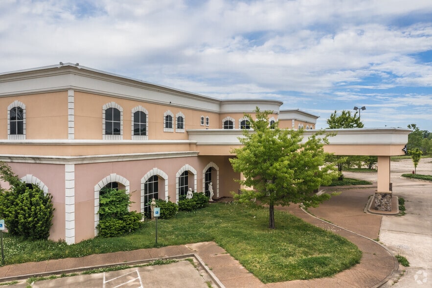 More Photos Of 7955 Fischer Steel Rd, Cordova Bar For Sale