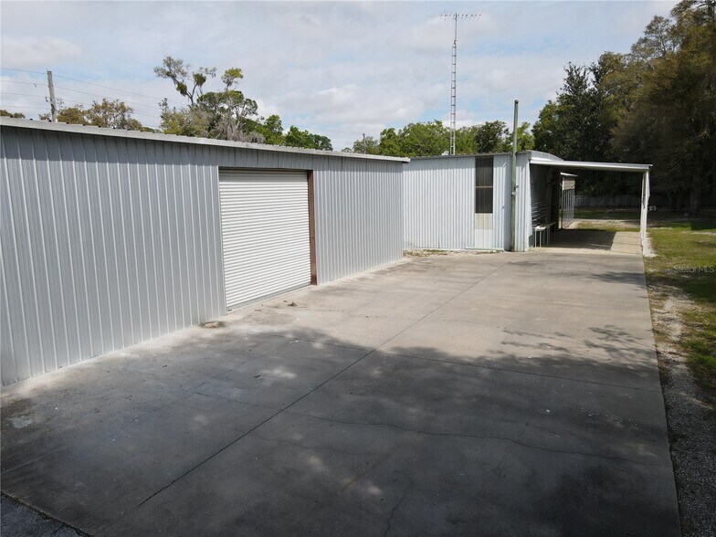 More Photos Of 419 SE 6th St, Williston Warehouse For Lease