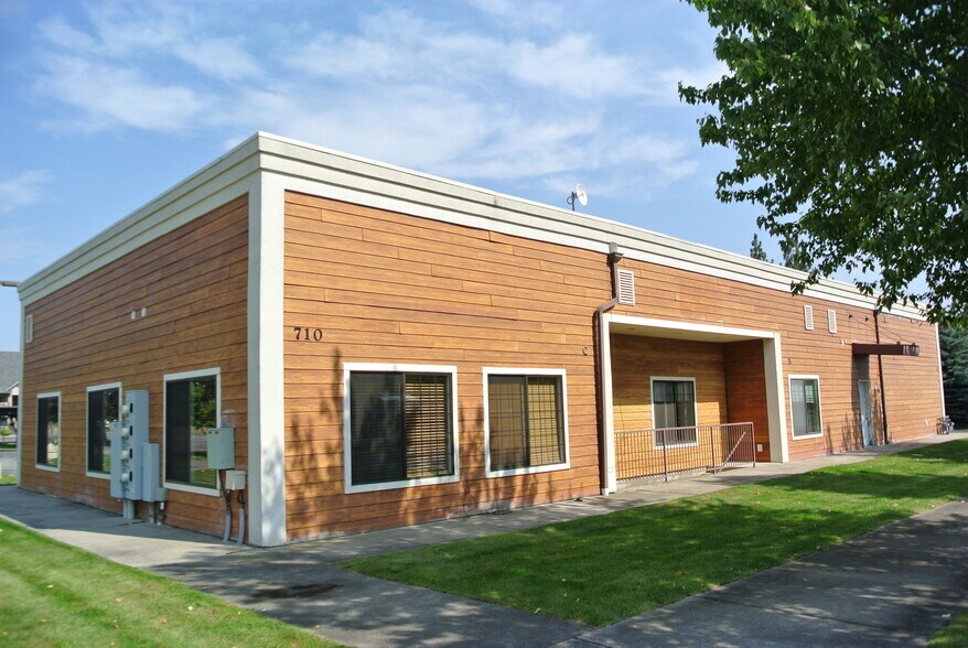 More Photos Of 710 W Mullan Ave, Post Falls Freestanding For Sale