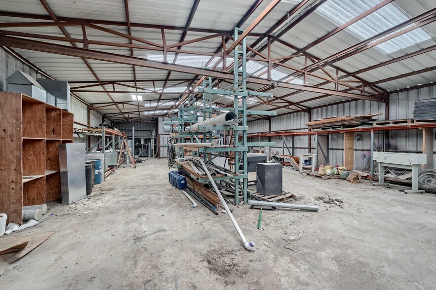 More Photos Of 18987 W US Highway 82, Sherman Industrial For Sale