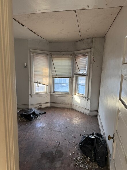 More Photos Of 1817 Penrose Ave, East Cleveland Specialty For Sale