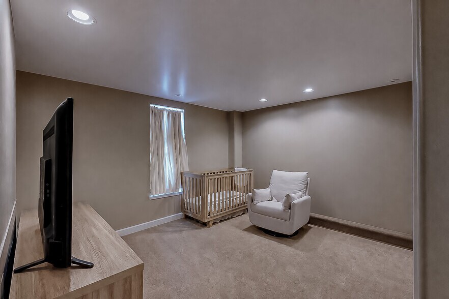 More Photos Of 139 N Grand Ave, Pullman Apartments For Sale