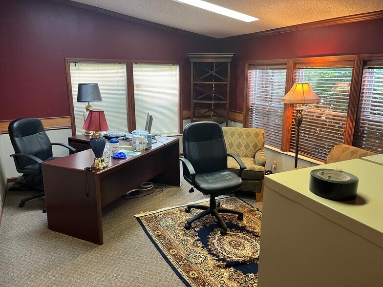 More Photos Of 810 N Birch St, Kalkaska Office For Sale