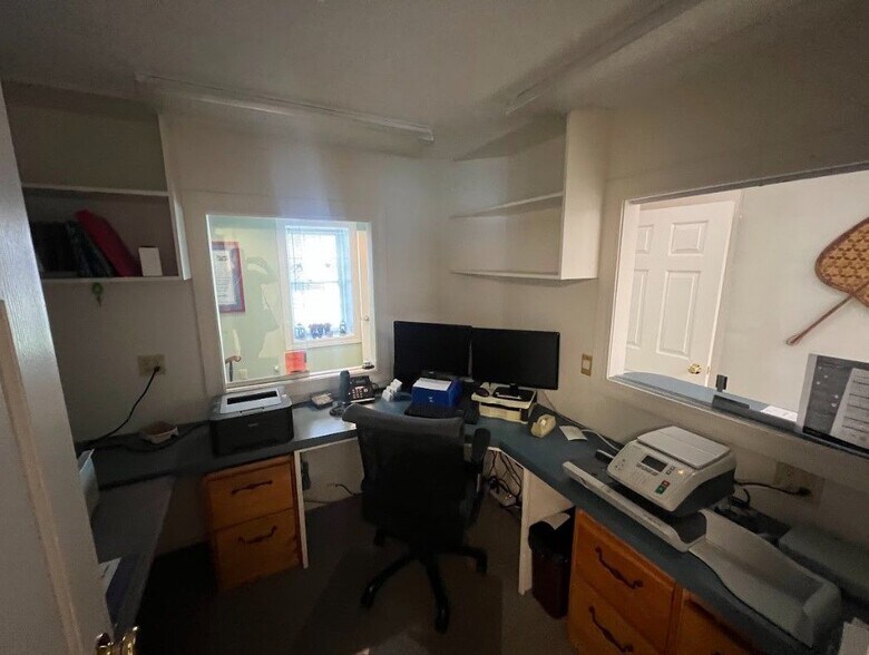 More Photos Of 3 Mound Ct, Merrimack Medical For Sale