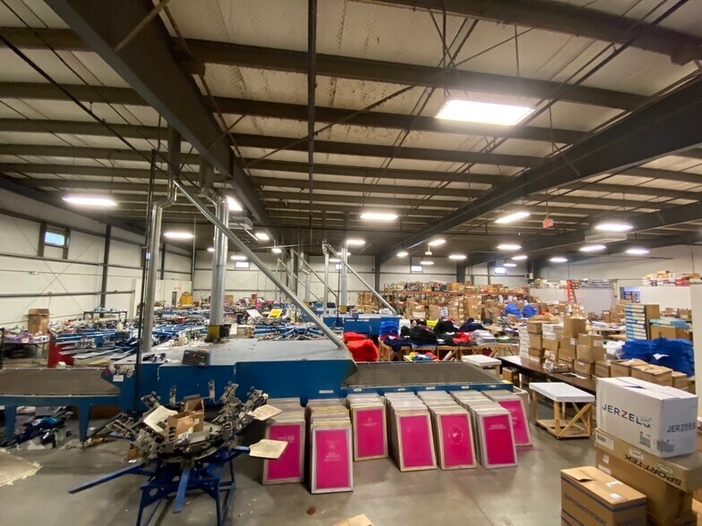 More Photos Of 164 Railroad Dr, Warminster Warehouse For Lease