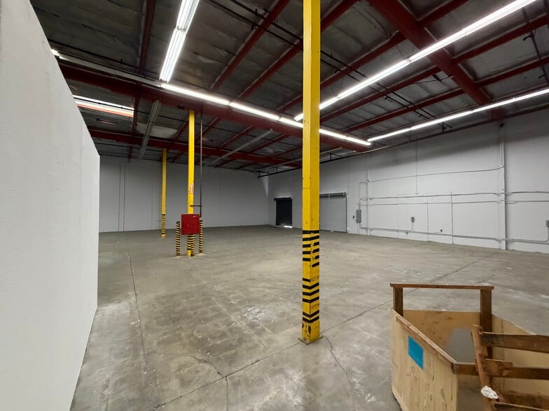 More Photos Of 16417-16441 Berwyn Rd, Cerritos Warehouse For Lease