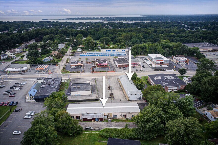 More Photos Of 628 Metacom Ave, Warren Storefront For Sale