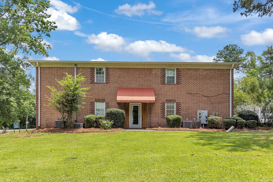 More Photos Of 170 Westwood Dr, Thomson Apartments For Sale