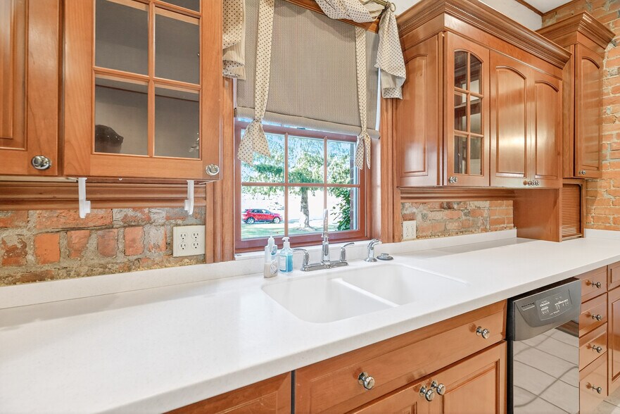 More Photos Of 1441 Saint Marys Ave, Sidney Office For Sale