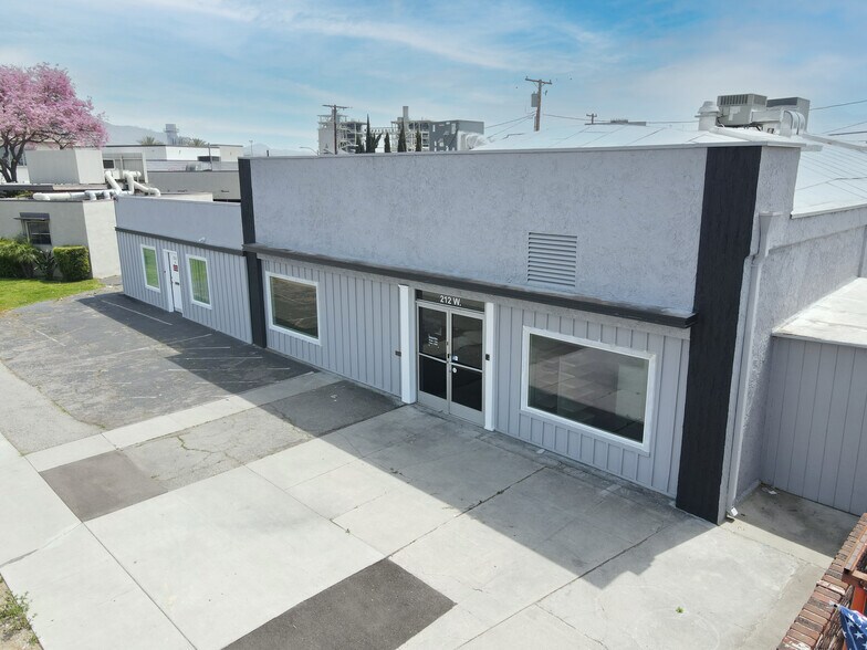 More Photos Of 212 W Magnolia Blvd, Burbank Light Distribution For Lease