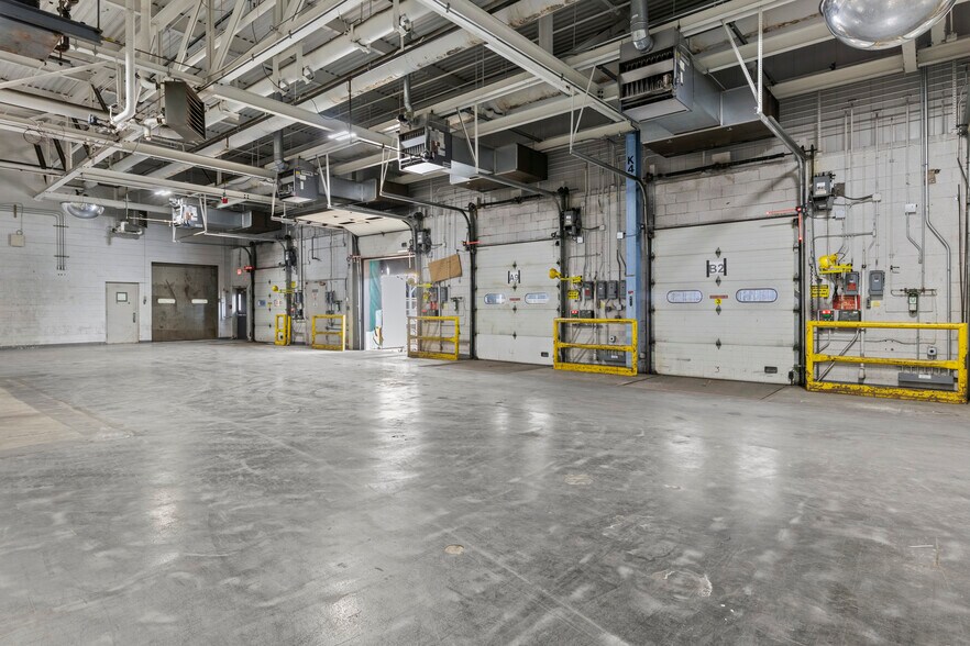 More Photos Of 700 Resende Rd, Webster Unknown For Lease