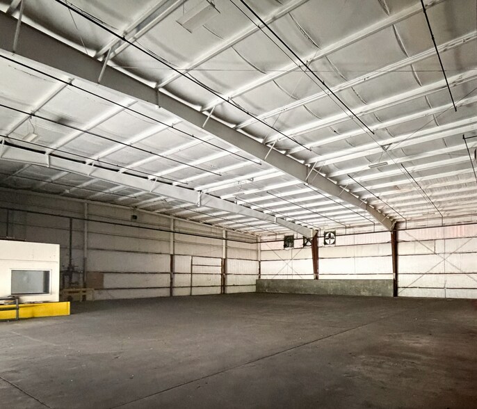 More Photos Of 10 Hoss Dr, Savannah Warehouse For Lease