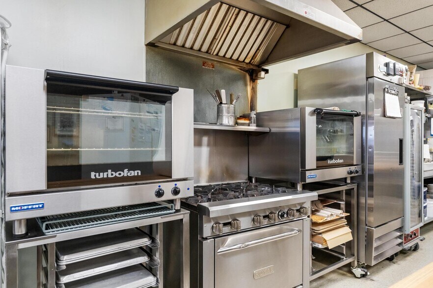 More Photos Of 110 S Lake St, Boyne City Restaurant For Sale