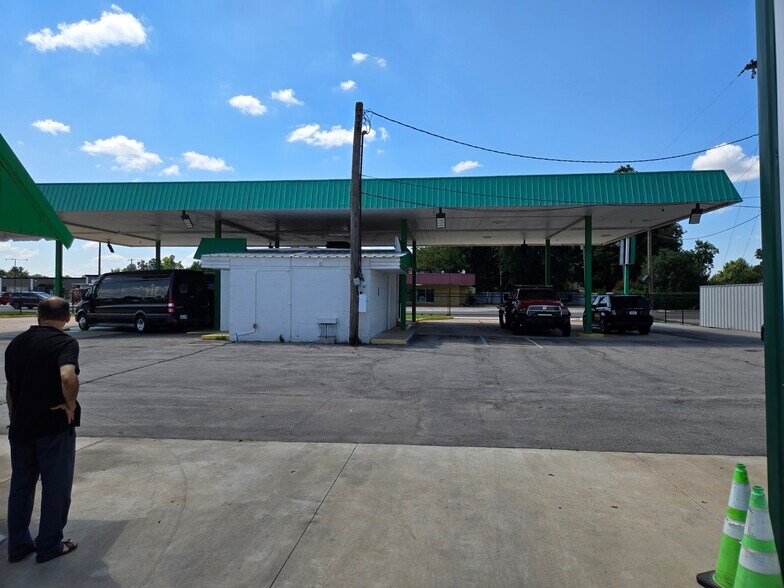 More Photos Of 1800 N Portland Ave, Oklahoma City Convenience Store For Sale