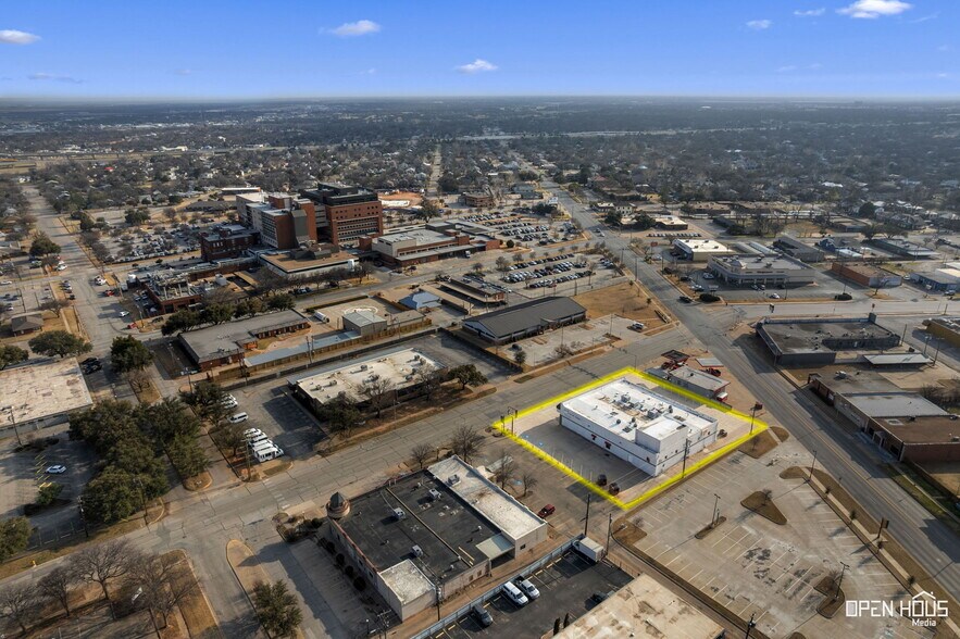 More Photos Of 1612 9th St, Wichita Falls Storefront Retail Office For Sale