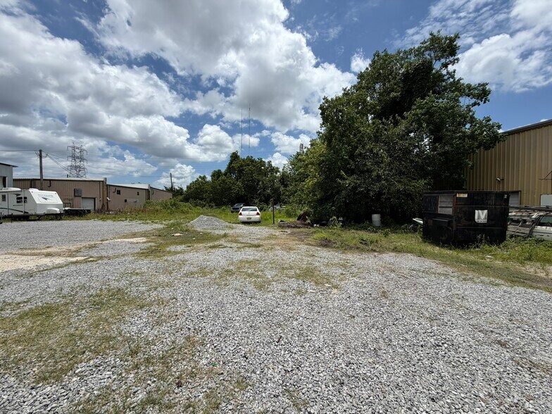 More Photos Of 3803 Paris Rd, Chalmette Warehouse For Sale
