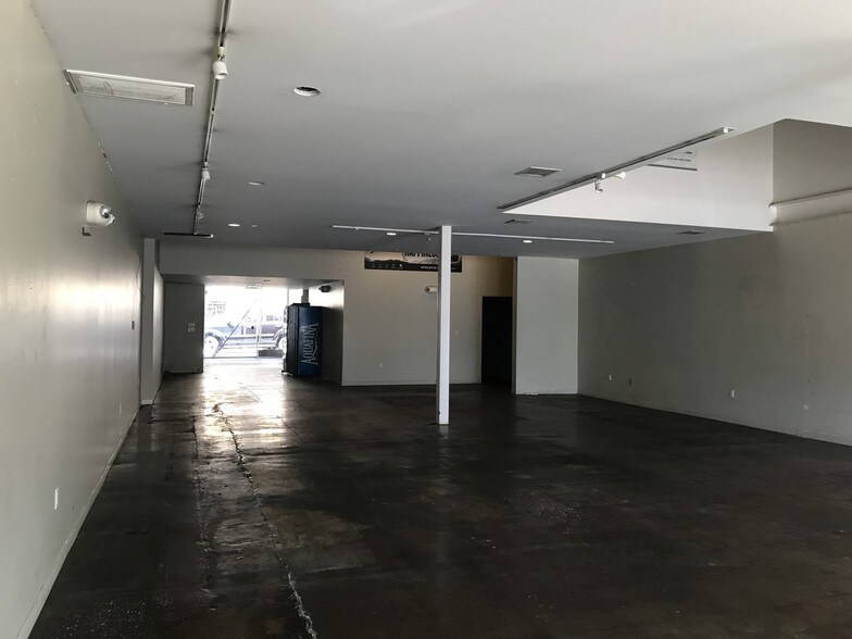 More Photos Of 4617 Van Nuys Blvd, Sherman Oaks Storefront For Sale