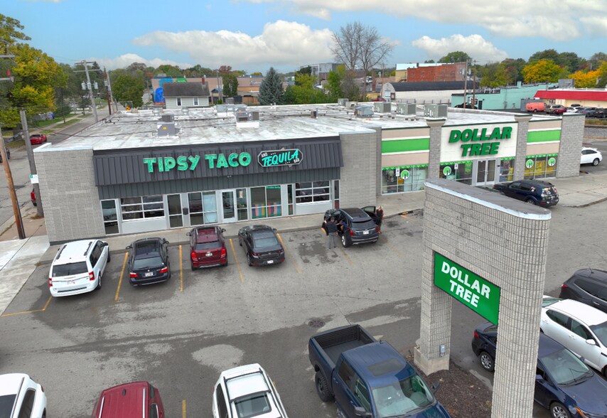 More Photos Of 127 S Memorial Dr, Appleton Restaurant For Sale