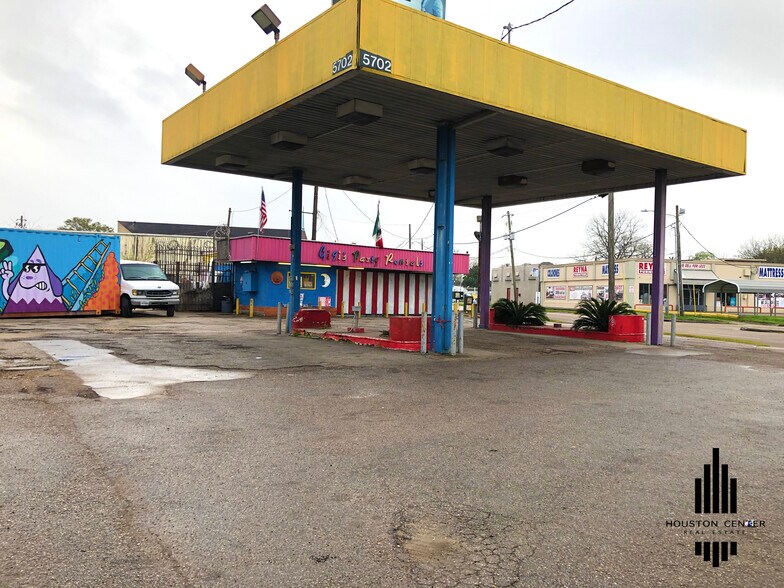 More Photos Of 5702 Gulf Fwy, Houston Convenience Store For Sale