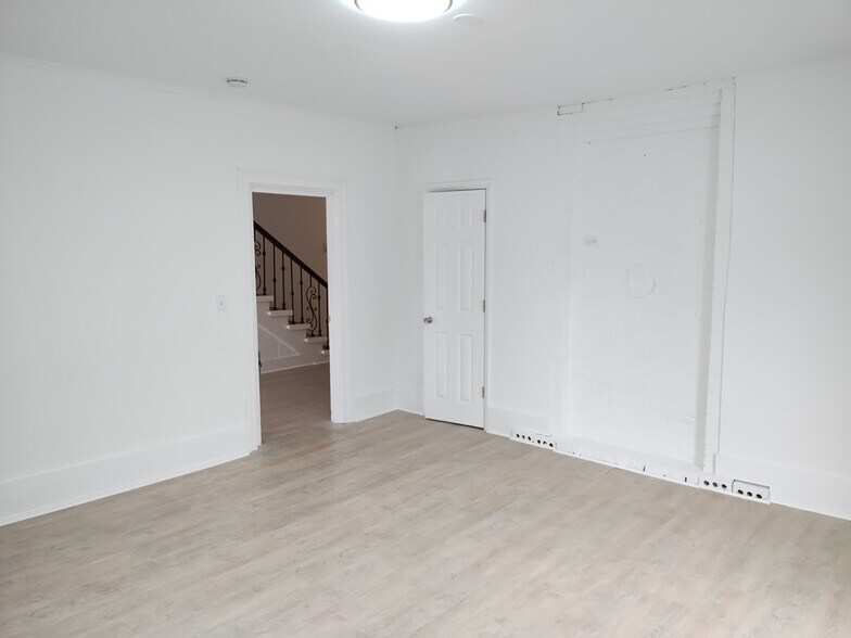 More Photos Of 119 W Main St, Youngsville Freestanding For Lease