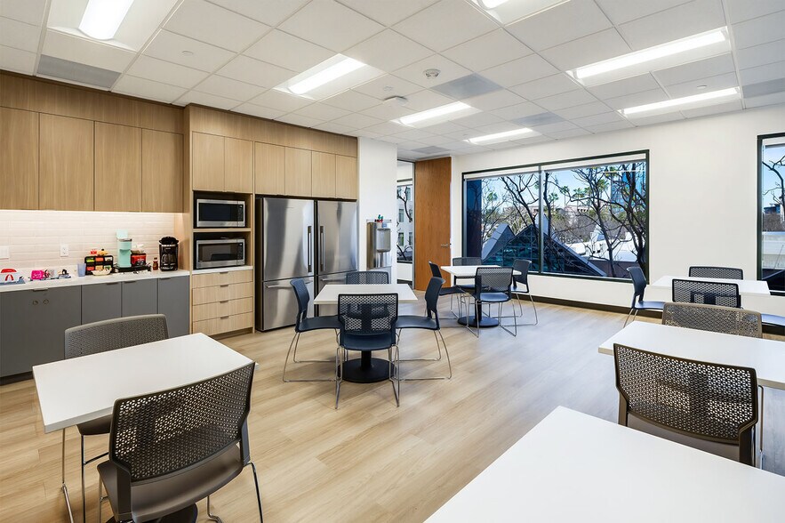 More Photos Of 222 S Harbor Blvd, Anaheim Office For Sale
