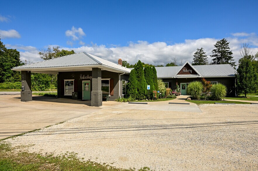 More Photos Of 4434 Wadsworth Rd, Norton Freestanding For Sale