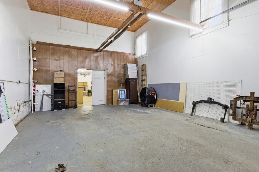 More Photos Of 622 N Central Ave, Connersville General Retail For Sale