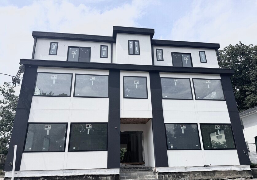 Primary Photo Of 1079 Palisade Ave, Fort Lee Office Residential For Sale