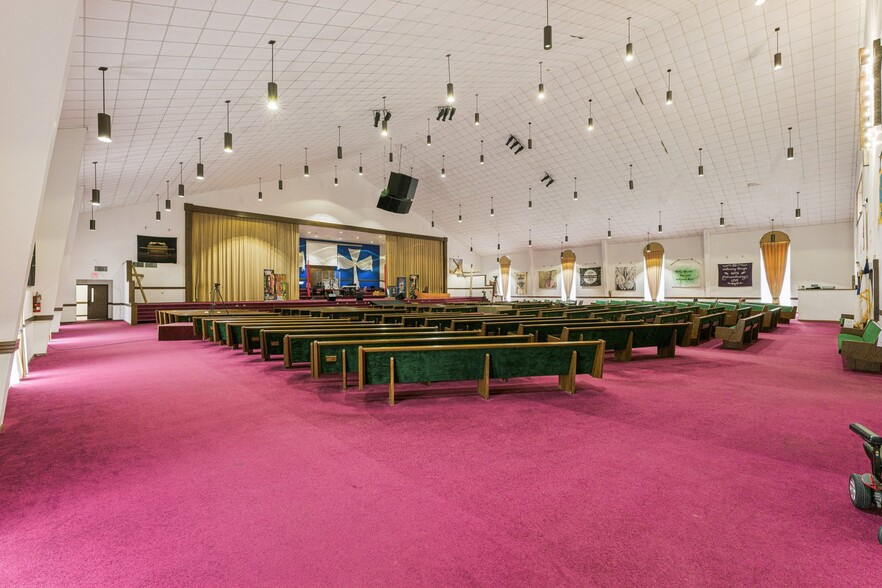 More Photos Of 1005 SW 4th St, Moore Religious Facility For Sale