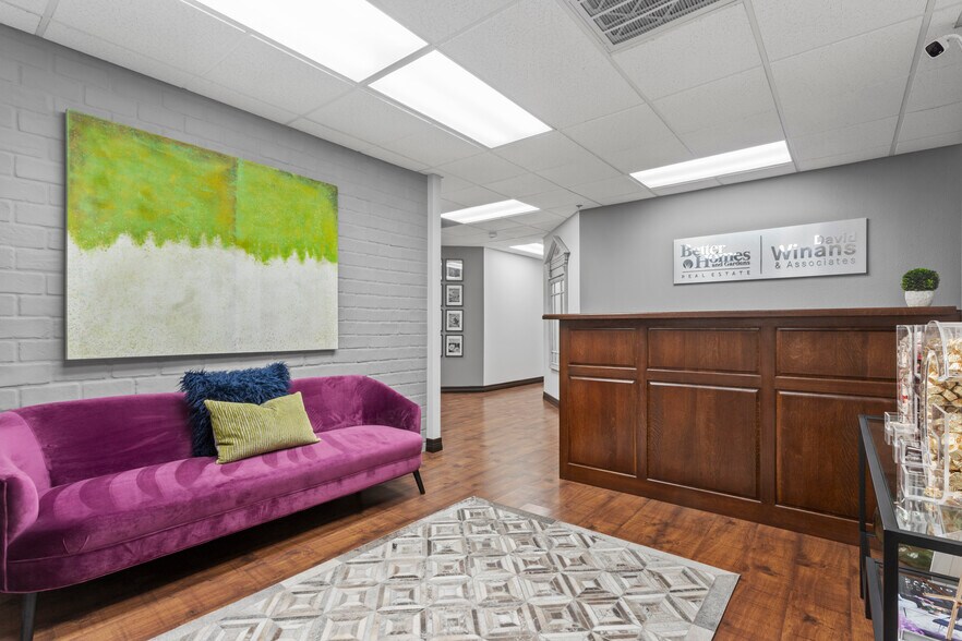 More Photos Of 17734 Preston Rd, Dallas Office For Sale