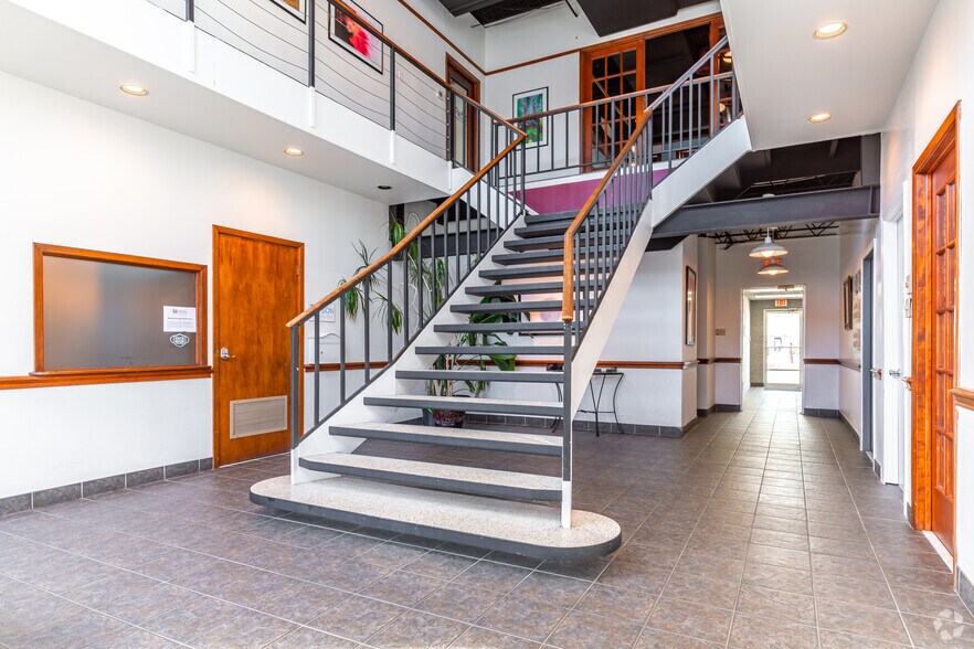 More Photos Of 2705 Swiss Ave, Dallas Loft Creative Space For Sale