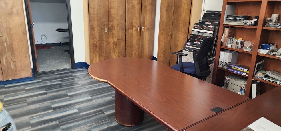 More Photos Of 10680-10710 McSwain Dr, Cincinnati Flex For Sale