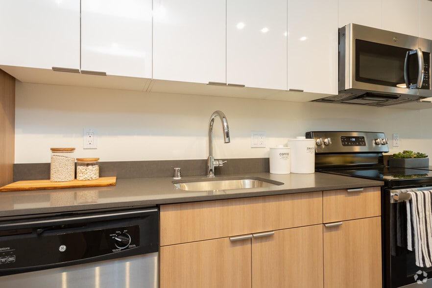 More Photos Of 718 Rainier Ave S, Seattle Apartments For Lease