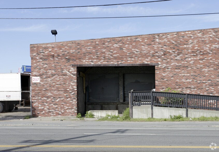 More Photos Of 257 Allens Ave, Providence Bar For Sale