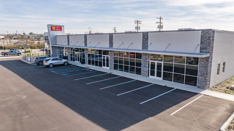 More Photos Of 5 Shoppers Dr, Winchester Freestanding For Lease