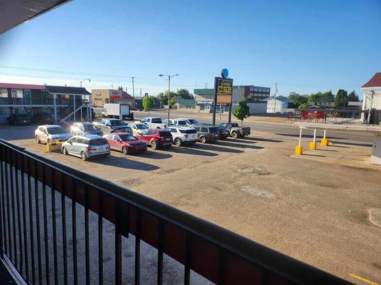 More Photos Of 5110 50 Ave, St Paul Hotel For Sale