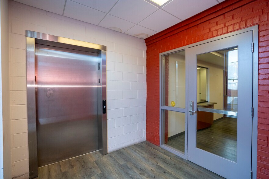 More Photos Of 100-256 Match Factory Pl, Bellefonte Medical For Lease