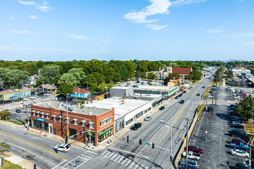 More Photos Of 7428-7434 Wornall Rd, Kansas City Storefront For Lease