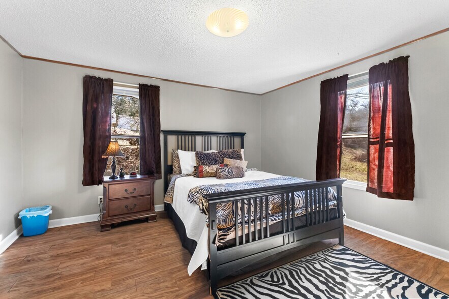 More Photos Of 7450 Highway 187, Eureka Springs Restaurant For Sale