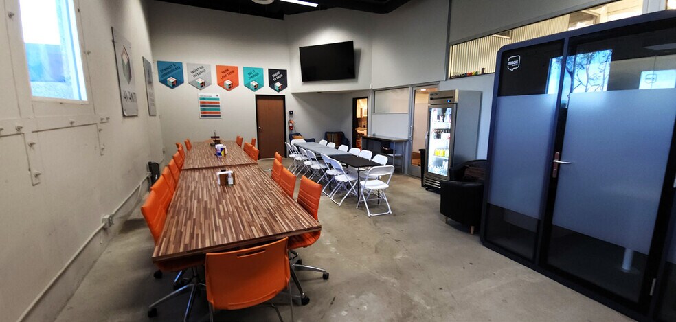 More Photos Of 3199 Airport Loop Dr, Costa Mesa Office For Sale