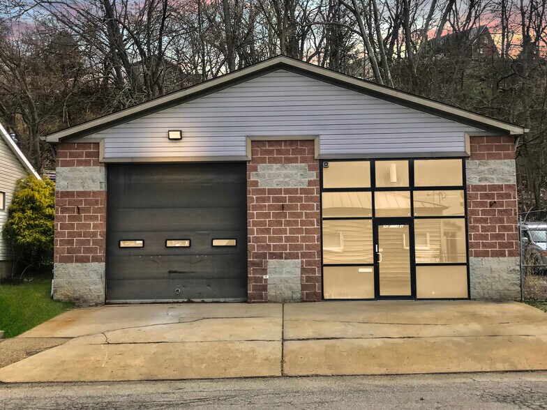 Primary Photo Of 331 Jones St, Verona Showroom For Sale