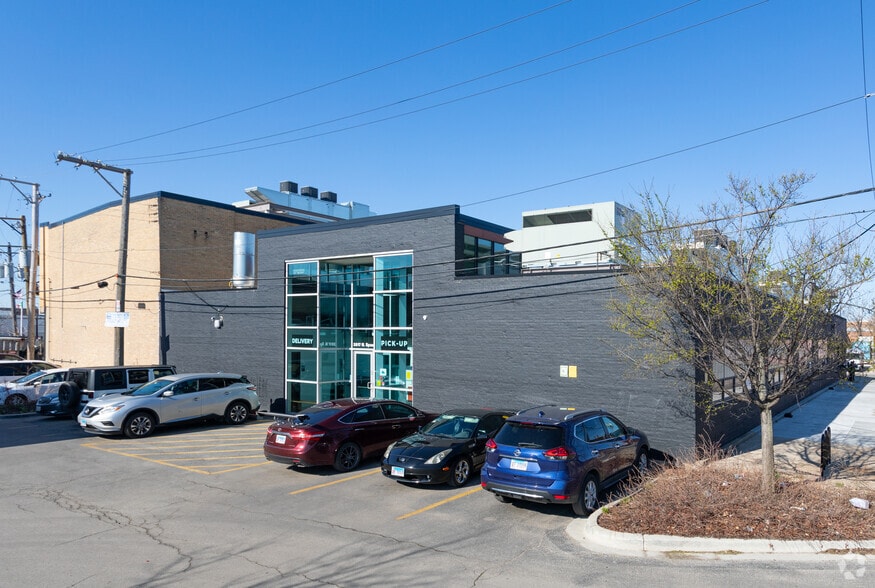 More Photos Of 3517 N Spaulding Ave, Chicago Restaurant For Lease