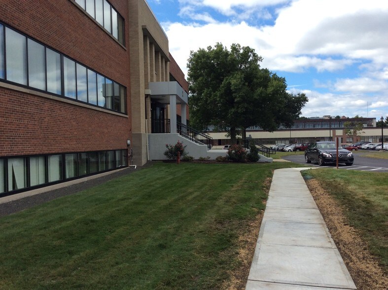 More Photos Of 44 Shelter Rock Rd, Danbury Unknown For Lease