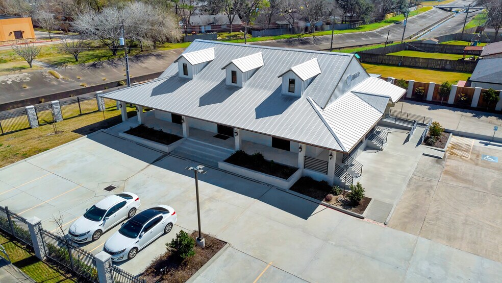 More Photos Of 8602 Spencer Hwy, La Porte Medical For Lease